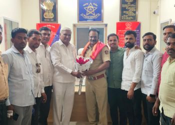 मंद्रूप पोलीस स्टेशनच्या नूतन पोलीस निरीक्षकांचा जंगी सत्कार; भाजप नेते हणमंतराव कुलकर्णी यांच्या हस्ते गौरव